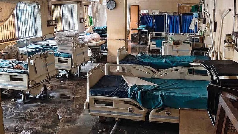 Patient moved during fire at Khulna Medical dies