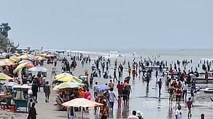 Low tourist turnout hits hotels, restaurants in Kuakata amid Eid holiday