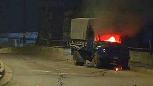 Mob clashes with police, torches truck over custody of Bakalia child ‘rape’ suspect