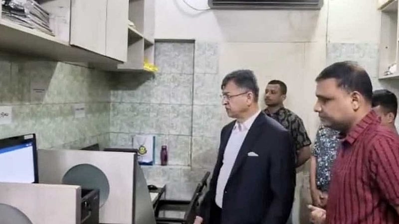 Home minister orders crackdown on brokers, corruption in police stations