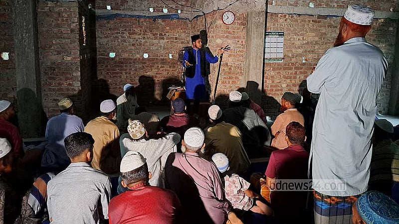 23 Satkhira villages celebrate Eid on Wednesday, in line with Saudi Arabia