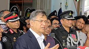 Home minister signals formation of new elite force, leaves RAB's fate open