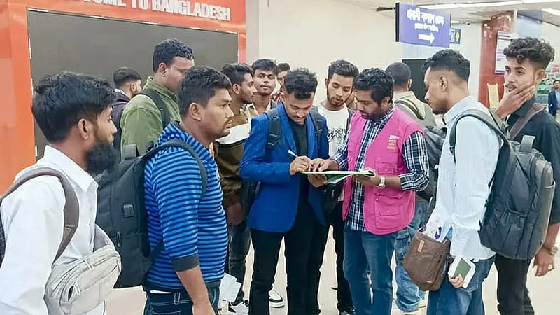 38 Bangladeshis fly home from Cambodia, 1,800 more waiting