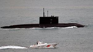 UK nuclear-powered submarine positioned in Arabian Sea amid regional tensions, Daily Mail reports