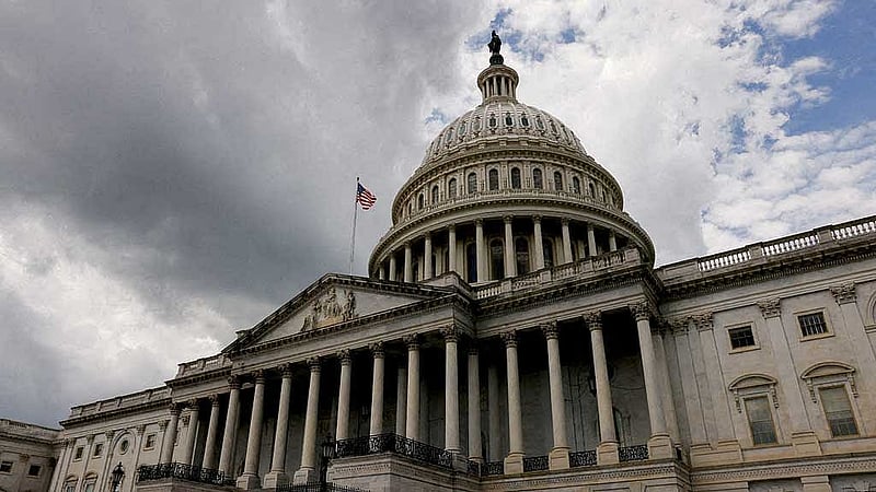 US Senate advances bill to end federal shutdown