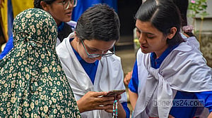 Dhaka board blacklists 71 examiners for five years over SSC script evaluation lapses