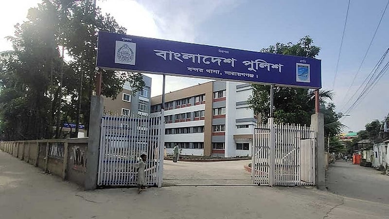 2 policemen injured as suspected muggers attack during probe in Narayanganj