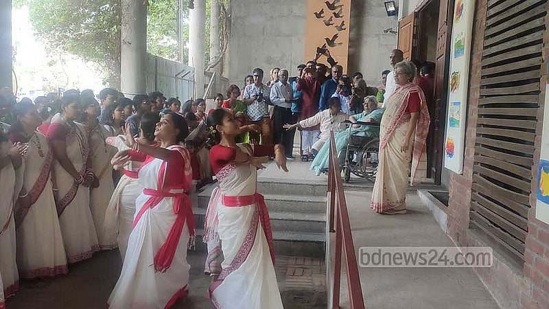 Gripped with grief, Chhayanaut prepares final farewell to Sanjida Khatun
