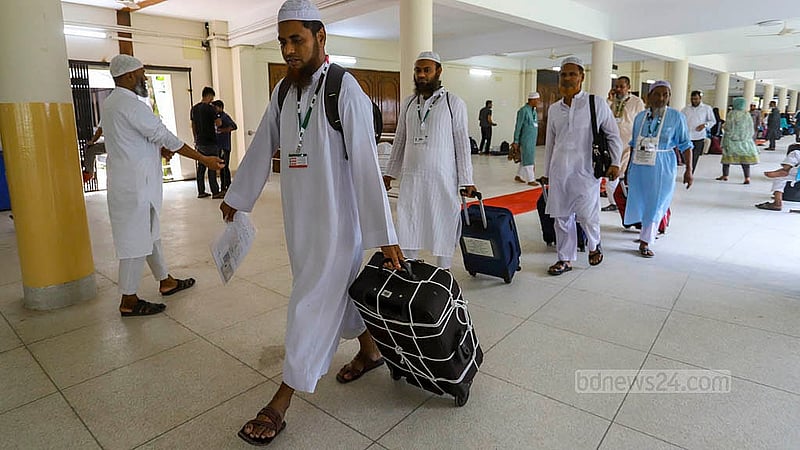 Biman unable to set up temporary Saudi Arabia offices, asks Hajj pilgrims to call Bangladesh branches
