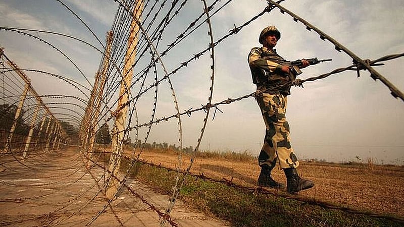 BSF pushes 13 people into Feni amid adverse weather