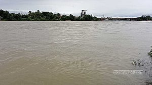 4 rivers overflow danger level; flooding in 2 districts, warnings in 3 more