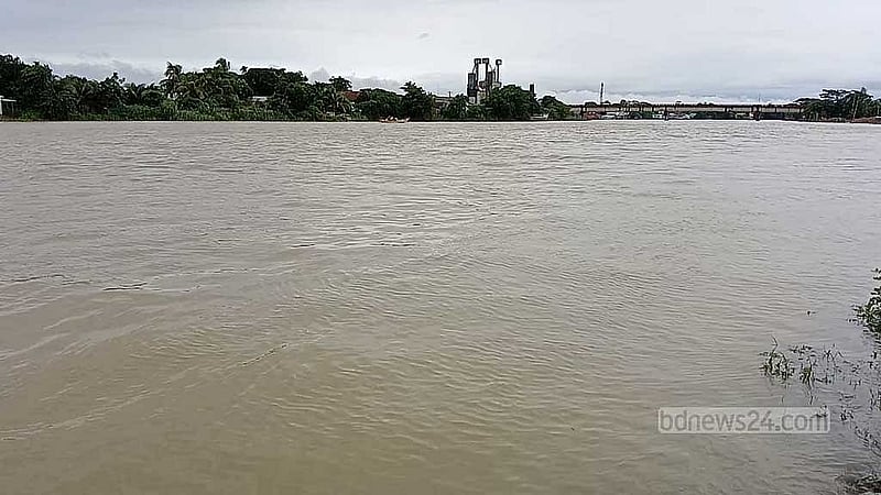 4 rivers overflow danger level; flooding in 2 districts, warnings in 3 more