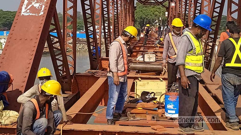Bangladesh sees its development spending sink to two-decade law in FY2025