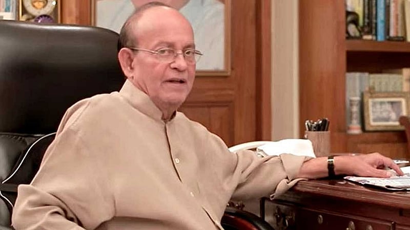 Jatiya Party's Anwar Hossain Manju withdraws from election