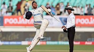 India bank on old recipe of spin and first-innings heft against South Africa