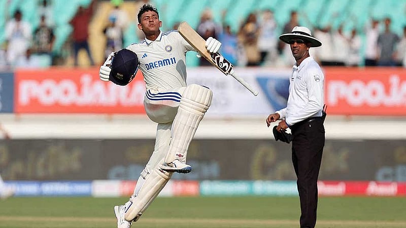 India bank on old recipe of spin and first-innings heft against South Africa