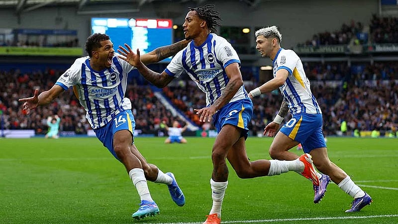 Brighton leave it late to beat Manchester United 2-1