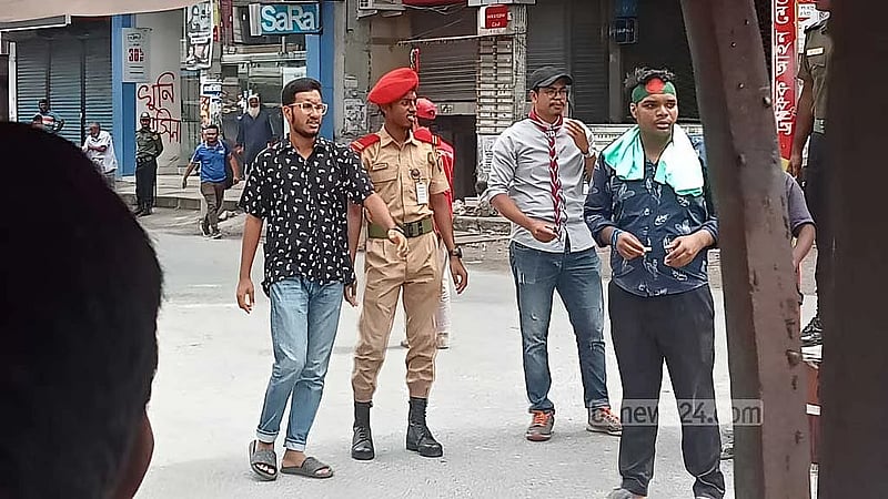 Students step up to control traffic on the roads