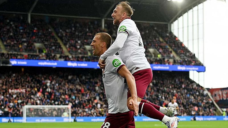 West Ham punish Palace with 2-0 Premier League win