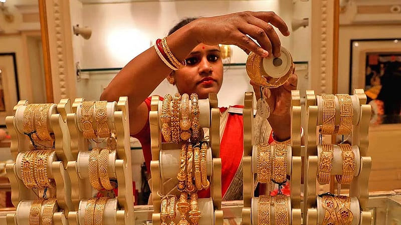 As gold hits records, Indians opt for bars and coins over jewellery
