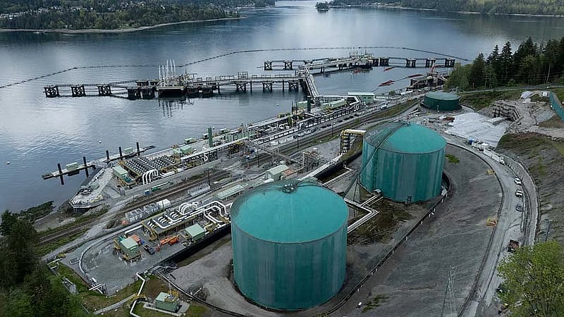 Oil prices up on wildfires in Canada, US inventories drawdown expectations