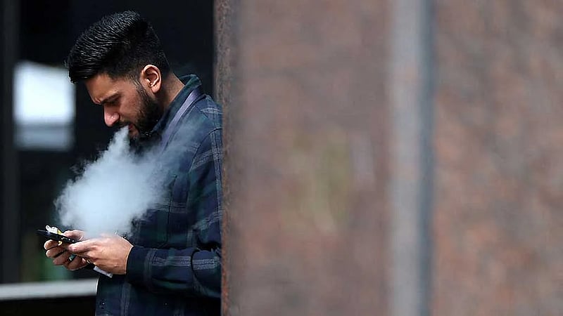 British lawmakers vote in favour of strict anti-smoking rules