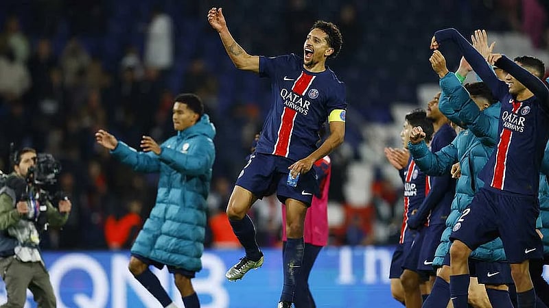 PSG beat 10-man Lens 1-0 to extend Ligue 1 lead