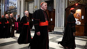 Conclave to elect new pope to start on May 7, cardinals meet