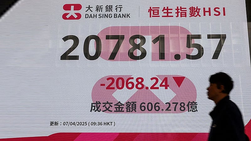 China stocks sink on trade war fears; Hong Kong dives 9%
