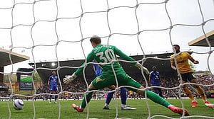 Cunha dismantles Leicester in sixth successive win for Wolves