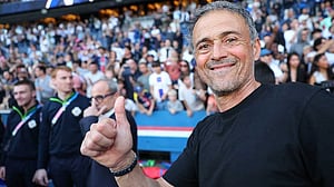With title in the bag, PSG's Luis Enrique targets unbeaten Ligue 1 season