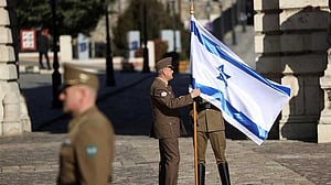 Fighter pilots call on Israel to prioritise release of Gaza hostages, even if war must stop