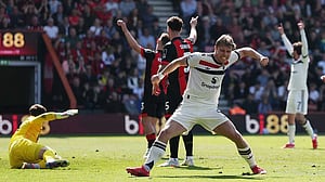 Hojlund late goal salvages draw for Man Utd at Bournemouth