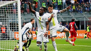 Inter consolidate top spot with composed 3-1 win over Cagliari