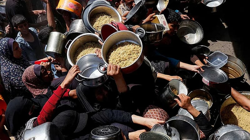 Short of supplies, Gaza's vital community kitchens may soon shut, halt free meals