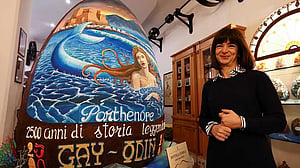 Naples celebrates 2,500 years with massive Easter egg