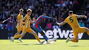 Munoz strike gives nine-man Palace 2-1 win over Brighton