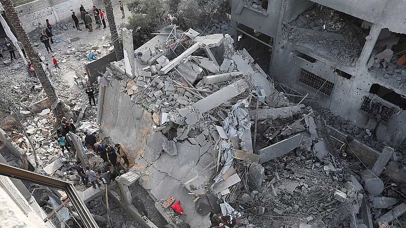 Israeli forces seen building positions in Gaza as they take more ground
