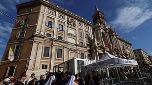 More than 30,000 people pack Rome church to visit Pope Francis' tomb