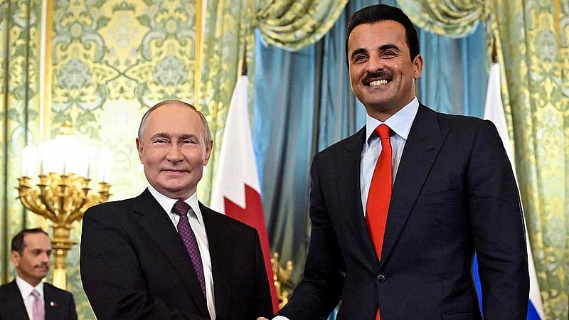 Qatari emir offers encouragement to Putin on prospects for Syria ties