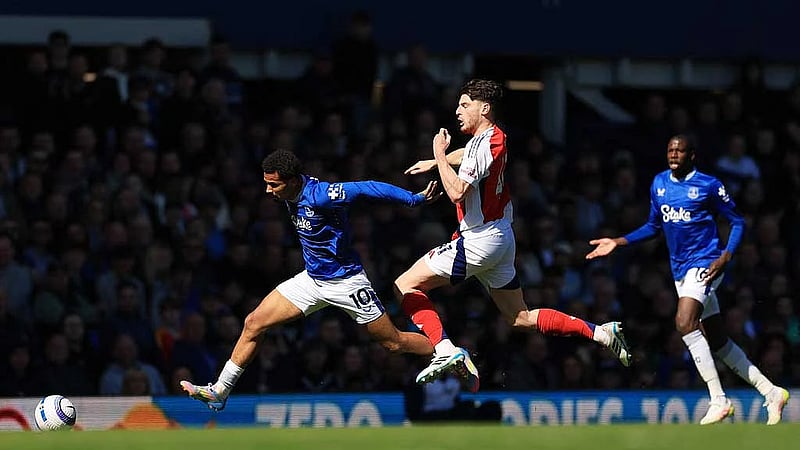 Everton hold Arsenal to 1-1 draw to leave Liverpool smiling