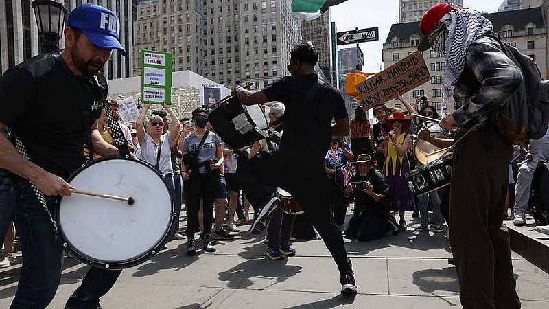 Thousands of protesters rally against Trump across US