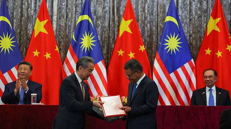 China's Xi calls on Asian nations to resist confrontation and protectionism
