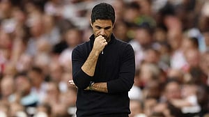 Arteta calls Arsenal's defending 'naive' after Villarreal loss
