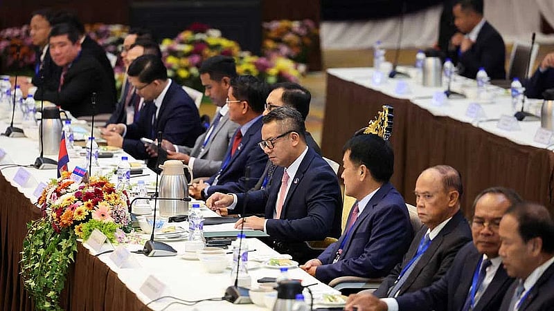 Cambodia and Thailand agree to ASEAN observers to ensure ceasefire holds