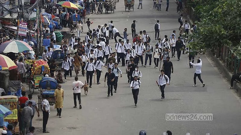 Fresh clashes erupt between Dhaka College, City College students