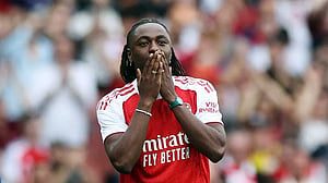 Arsenal sign Eze from Palace to bolster attack