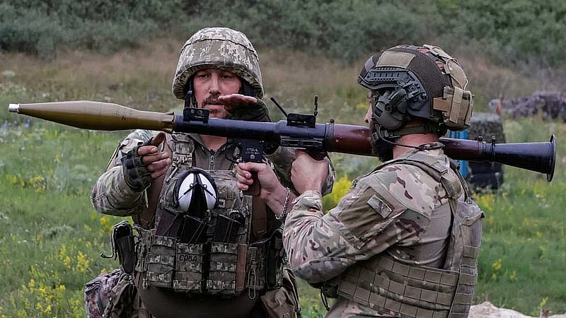 Ukrainian troops doubt quick ceasefire, reject territorial concessions