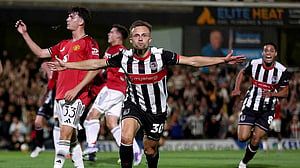 Grimsby knock Man Utd out of League Cup on penalties
