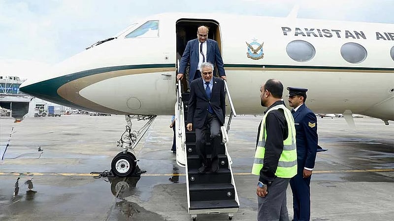 Pakistan Foreign Minister Ishaq Dar arrives in Dhaka